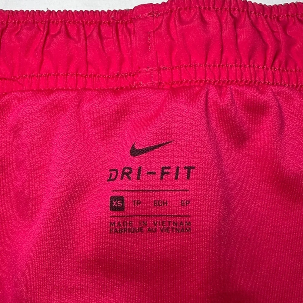 Nike Women's Athletic Gray and Pink Shorts Size Adult XS NWOT